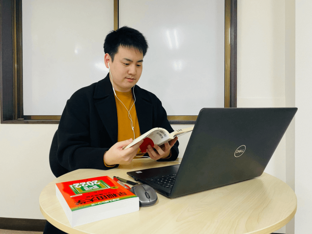 新型コロナが心配で校舎に来ることが出来ない場合でも、ご自宅でも同様の指導を受けることが可能です。